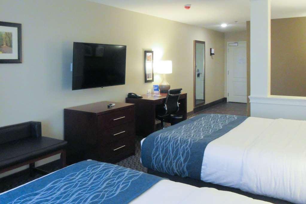 Comfort Inn & Suites Logan Near University Eksteriør billede