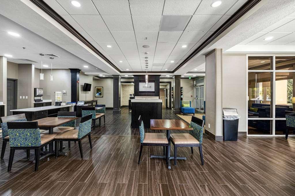 Comfort Inn & Suites Logan Near University Restaurant billede