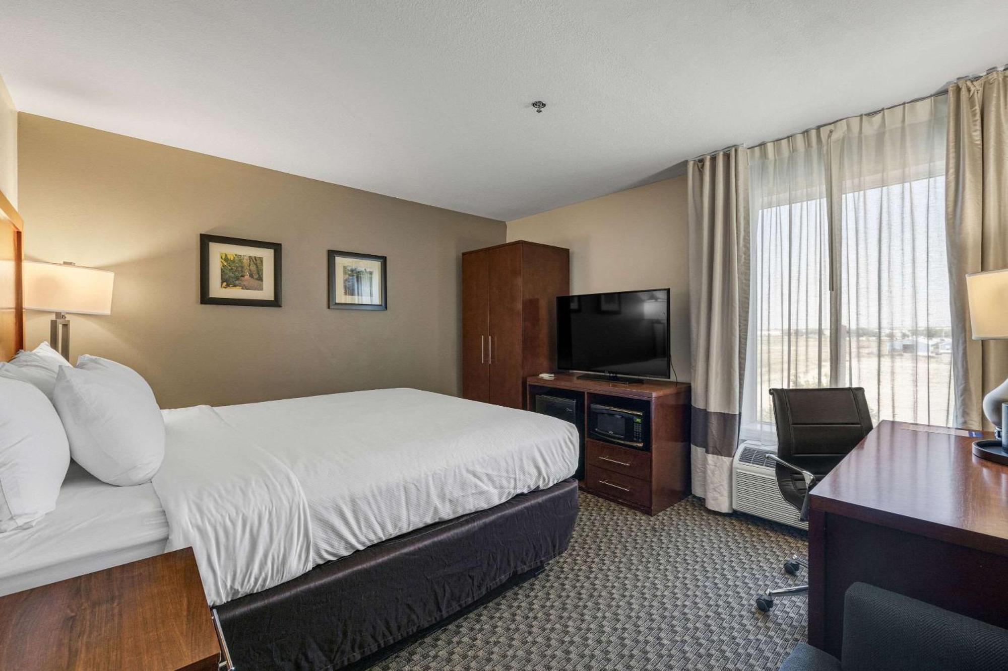 Comfort Inn & Suites Logan Near University Eksteriør billede